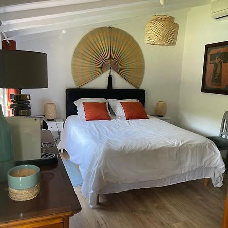 La Borreliane Bed & Breakfast Hyeres Bagian luar foto