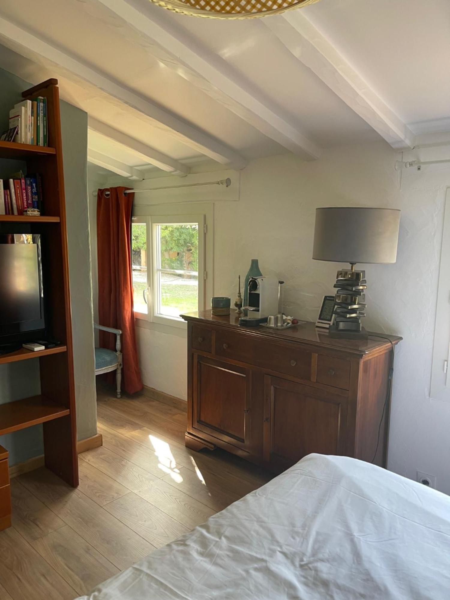 La Borreliane Bed & Breakfast Hyeres Bagian luar foto